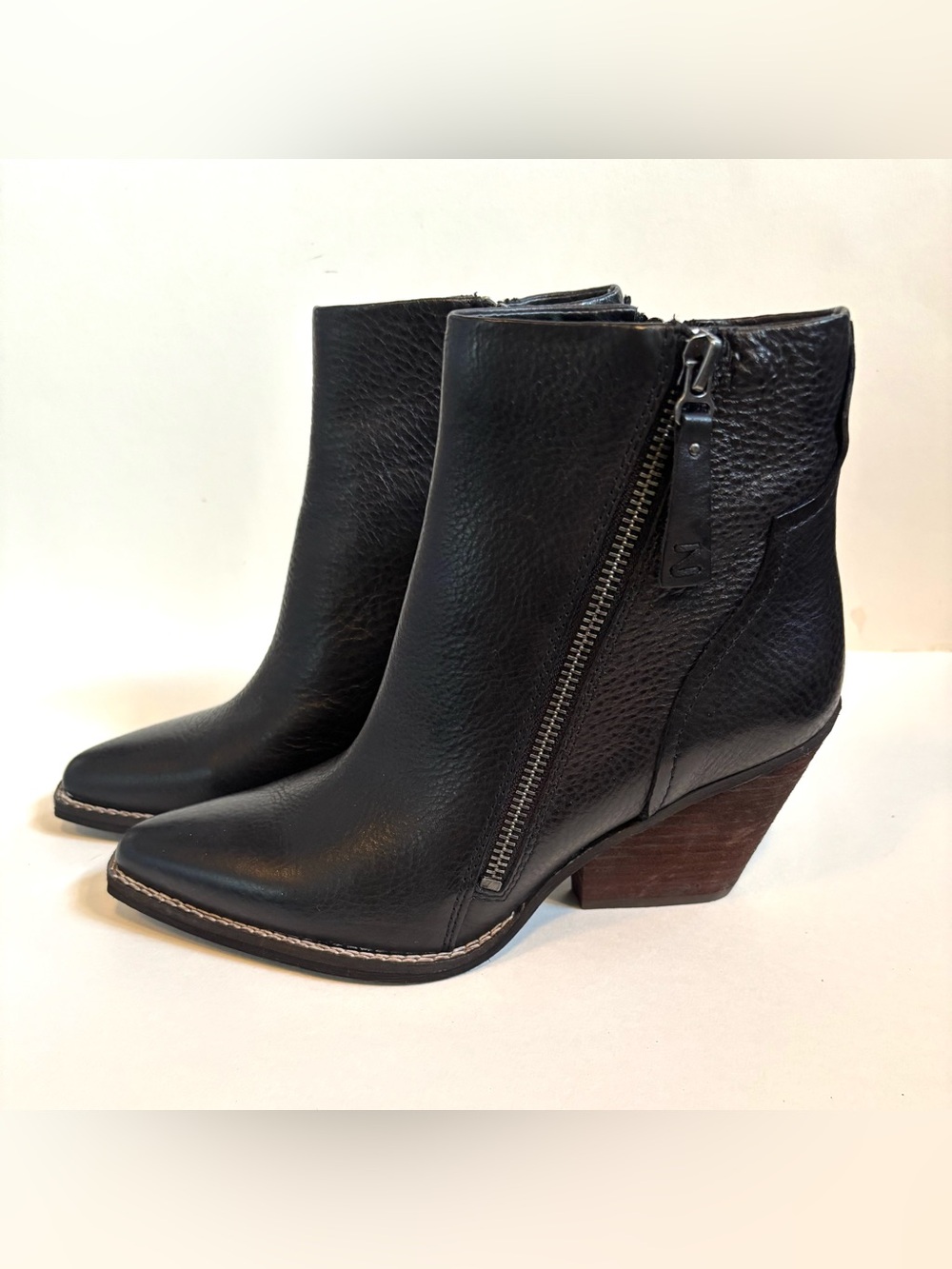 Zodiac Black Ramona Leather Bootie NWT